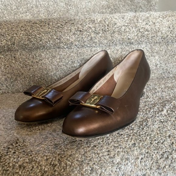 Salvatore Ferragamo Shoes Copper Bow - Picture 10 of 11